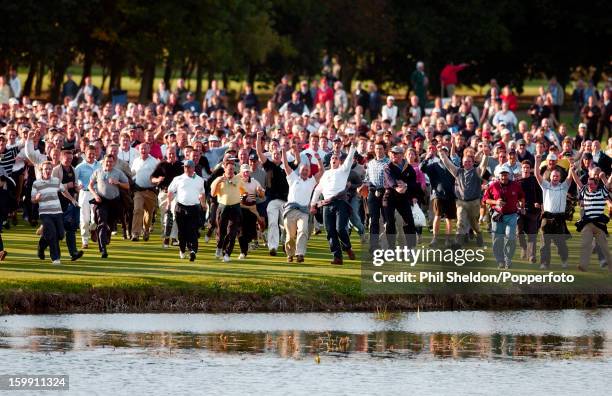 Golf Course Fans Golf Fans Stock-Fotos und Bilder - Getty Images