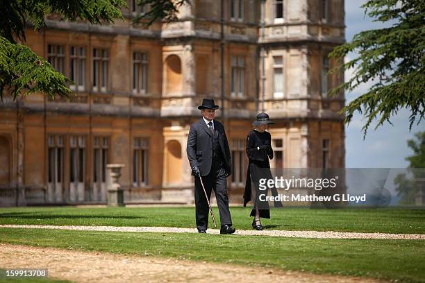 On set of Downton Abbey during production of series III with actors Elizabeth McGovern and Hugh Bonneville photographed for the Los Angeles Times on...