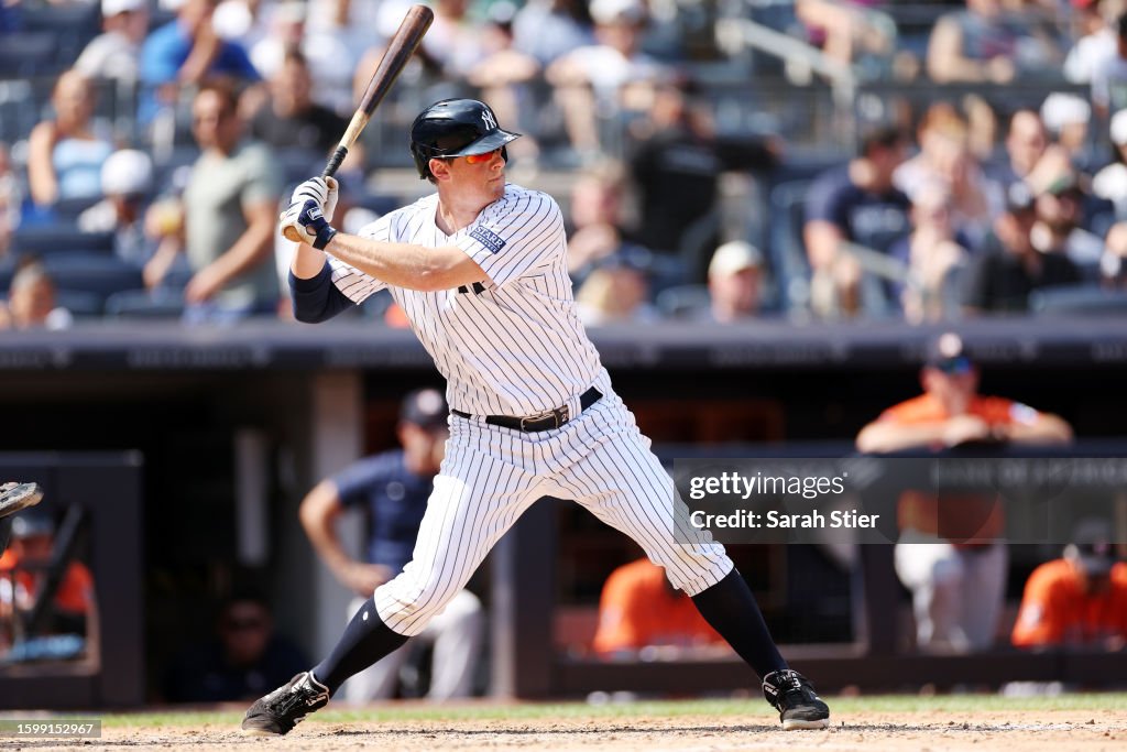 DJ LeMahieu of the New York Yankees at bat during the fifth inning