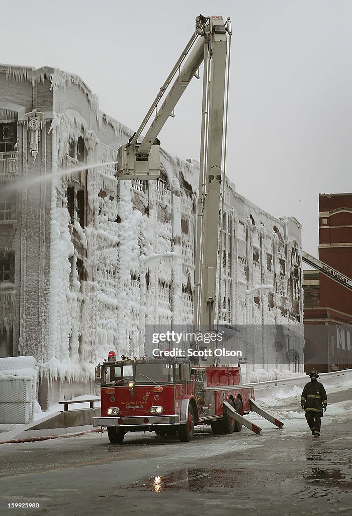 Firefighters Battling Massive Chicago Blaze Hindered By Frigid Temperatures