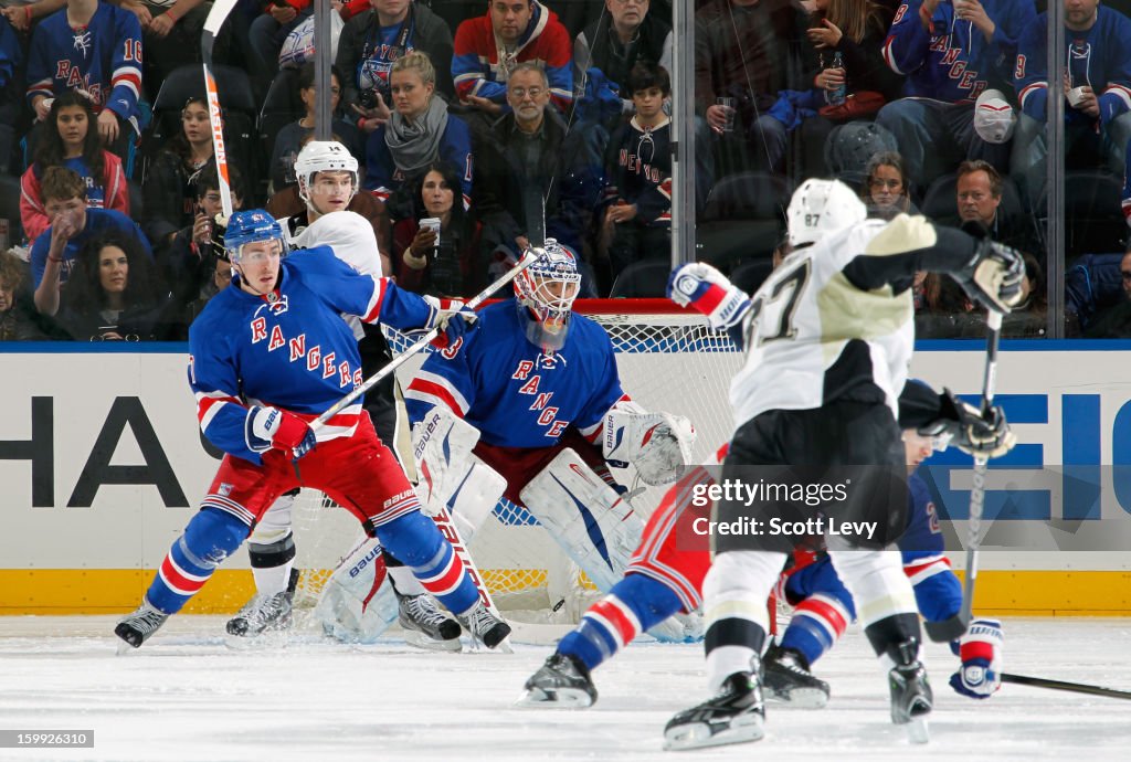 Pittsburgh Penguins v New York Rangers