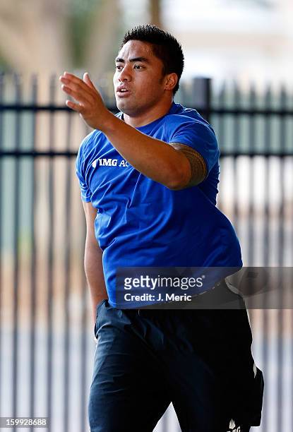 Linebacker Manti Te'o of the Notre Dame Fighting Irish works out at IMG Academy on January 23, 2013 in Bradenton, Florida.