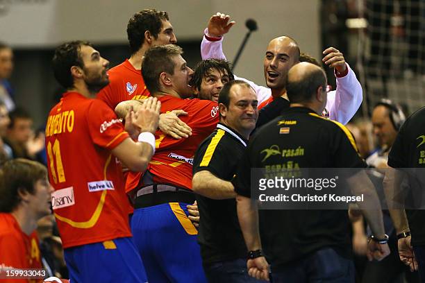 The team of Spain celebrate4s the 28-24 victory after the quarterfinal match between Spain and Germany at Pabellon Principe Felipe Arena on January...