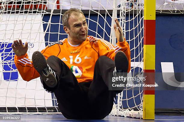 Thierry Omeyer of France looks dejected during the quarterfinal match between France and Croatia at Pabellon Principe Felipe Arena on January 23,...