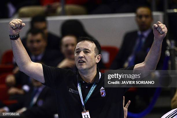 Croatia's coach Slavko Goluza reacts during the 23rd Men's Handball World Championships quarterfinal match France vs Croatia at the Pabellon Principe...
