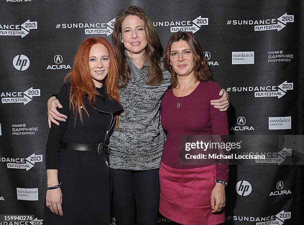 Actors Robin Weigert, Juno Temple and moderator Melena Ryzik attend the Cinema Cafe Presented by Chase Sapphire Preferred SM Panel during the 2013...