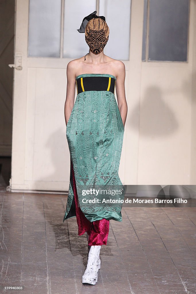 Maison Martin Margiela: Runway - Paris Fashion Week Haute-Couture Spring/Summer 2013