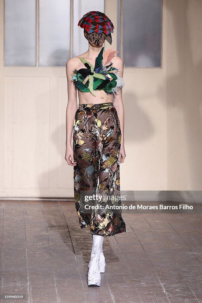 Maison Martin Margiela: Runway - Paris Fashion Week Haute-Couture Spring/Summer 2013