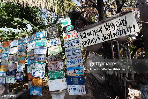 harbour island, bahamas, signs - dunmore town stock pictures, royalty-free photos & images