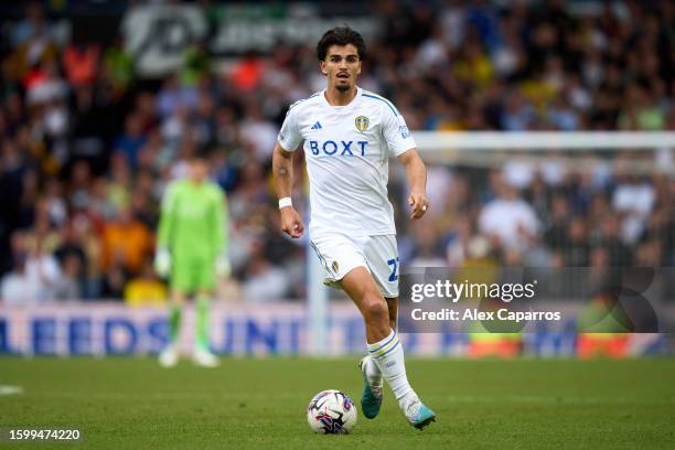 Ian Poveda of Leeds United runs with the ball during the Sky Bet Championship match between Leeds United and Cardiff City at Elland Road on August...