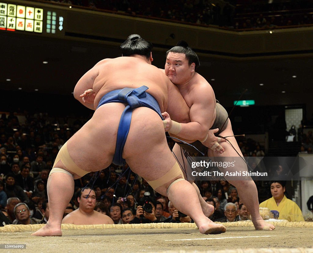 Grand Sumo New Year Tournament - Day 11