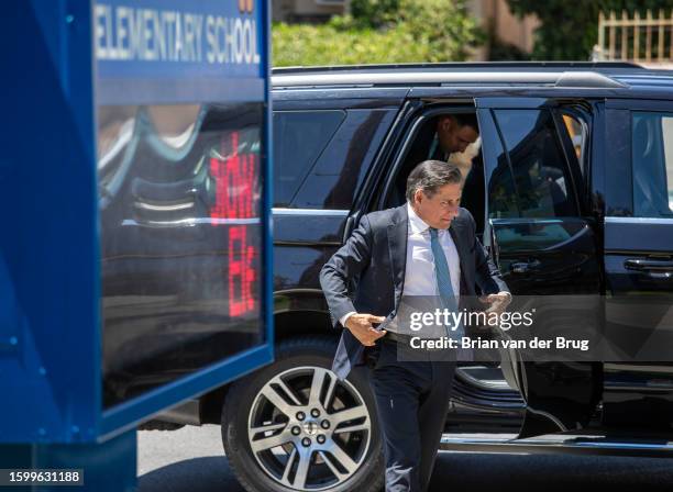 Valley Glen, CA Los Angeles Unified School District Superintendent Alberto Carvalho arrives at Coldwater Canyon Elementary on Monday, Aug. 14, 2023...