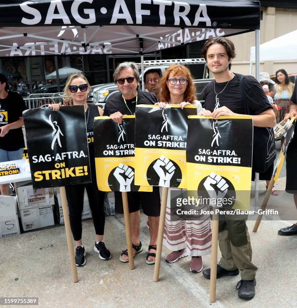Samantha Mathis, Griffin Dunne, Susan Sarandon and Miles Robbins are seen on the SAG-AFTRA picket line on August 14, 2023 in New York City.