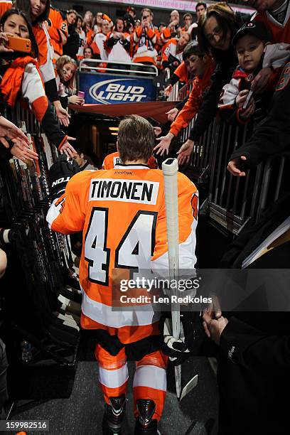 Kimmo Timonen of the Philadelphia Flyers leaves the ice rink following warm-ups prior to his game against the Pittsburgh Penguins on January 19, 2013...