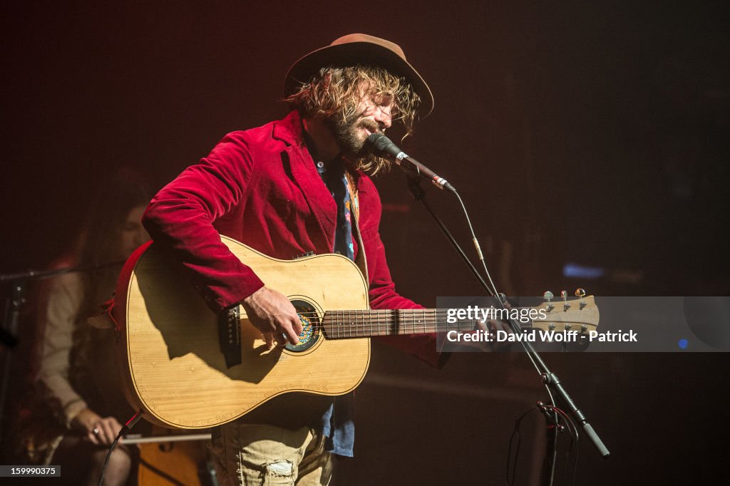 Angus Stone In Concert At la Cigale