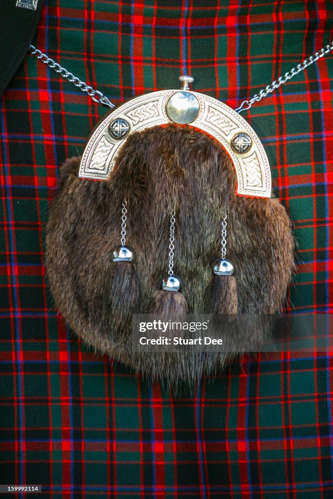 Catena Da Cintura Sporran In Pelle Bianca Per Ragazzi Con 2 Nappe | Drago Gallese | Kilt AAR - Foto 4