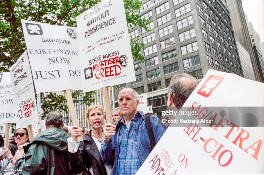 SAG-AFTRA Joint Commericals Strike In NYC