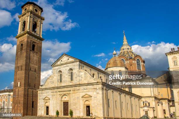 cathedral of saint john the baptist and chapel of the holy shroud, turin, italy - turin cathedral stock pictures, royalty-free photos & images
