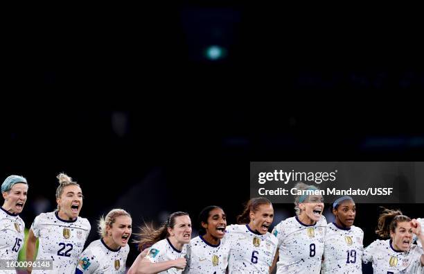 Megan Rapinoe, Kristie Mewis, Andi Sullivan, Crystal Dunn, Lindsey Horan, Lynn Williams, Naomi Girma, Kelley O'Hara, and Julie Ertz of the United...