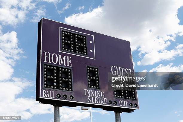 usa, arizona, phoenix, low angle view of scoreboard - scoreboard photos et images de collection