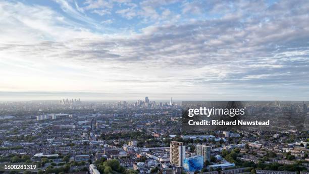 london skyline - ドッグランズ ストックフォトと画像