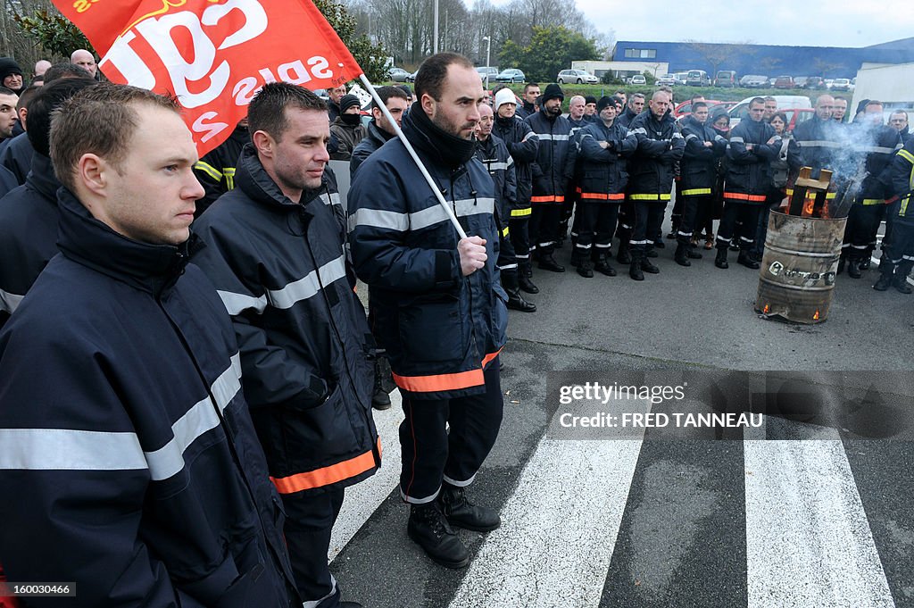 FRANCE-FIREFIGHTERS-DEMO