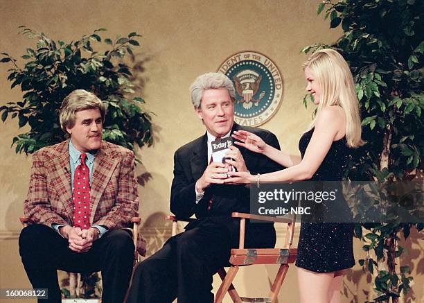 Episode 1070 -- Pictured: Host Jay Leno, Phil Hartman as Bill Clinton during a skit on January 10, 1997 --