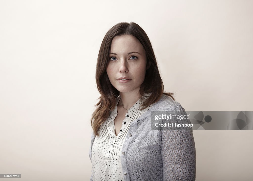 Portrait of woman looking to camera