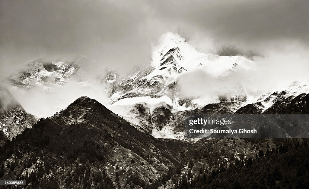 Himalayan mountain range at Kashmir