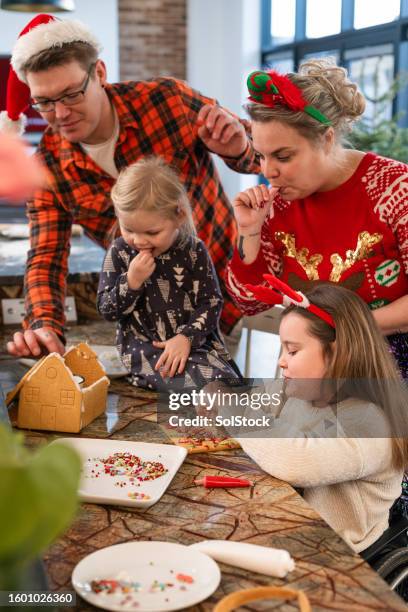 tasty icing - tasty stock pictures, royalty-free photos & images