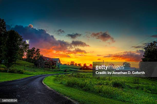 rural back roads sunset - rural kentucky stock pictures, royalty-free photos & images