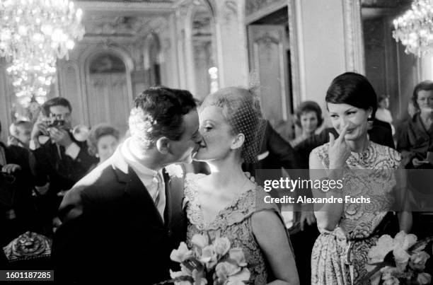 Jack Lemmon and Felicia Farr at their wedding at Paris, in 1962.