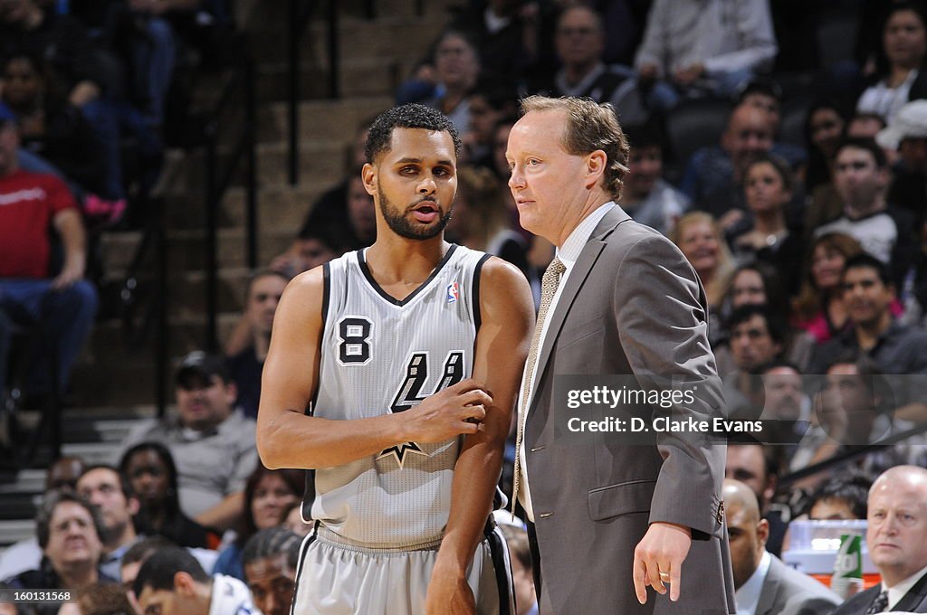 Phoenix Suns v San Antonio Spurs