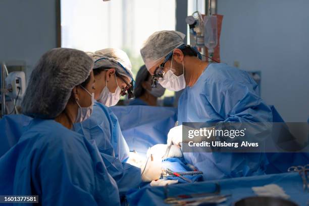 reparto chirurgico - sala operatoria foto e immagini stock