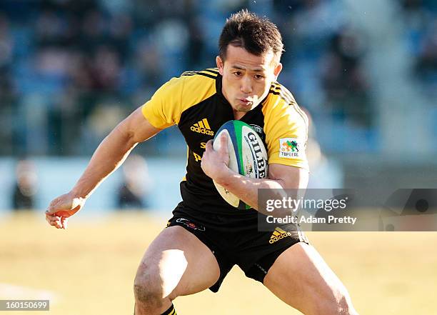 Shinya Makabe of Suntory in action during the Japan Rugby Top League playoff final match between Suntory Sungoliath and Toshiba Brave Lupus at Prince...