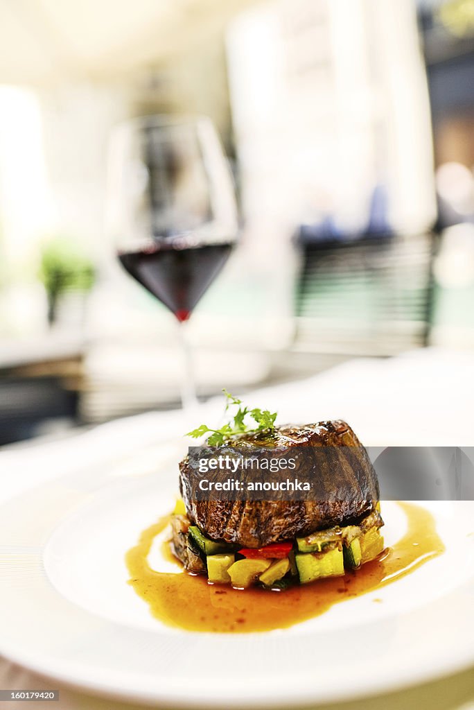 Grilled Beef with Vegetables and Red Wine