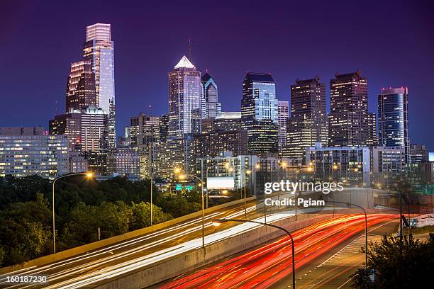 philadelphia skyline - pennsylvania skyline stock pictures, royalty-free photos & images