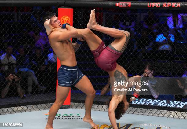 Payton Talbott battles Reyes Cortez Jr. In a bantamweight fight during Dana White's Contender Series season seven, week one at UFC APEX on August 08,...