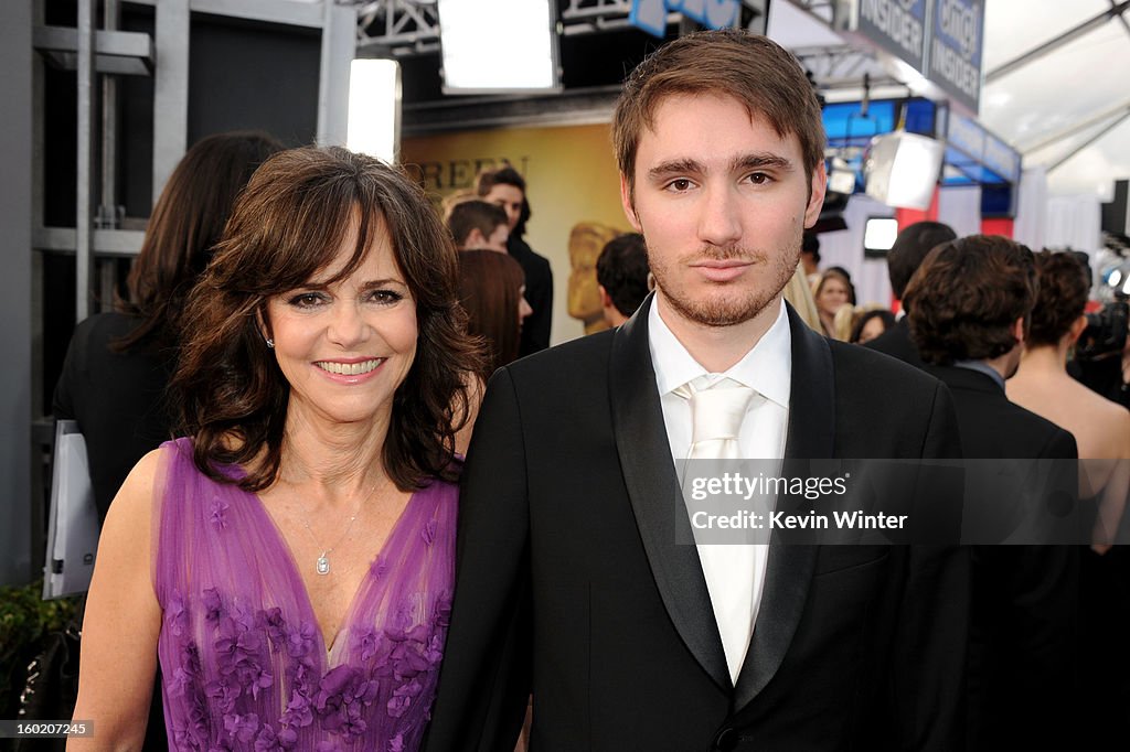 TNT/TBS Broadcasts The 19th Annual Screen Actors Guild Awards - Red Carpet