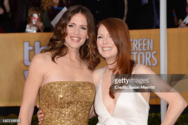 Actors Jennifer Garner and Julianne Moore attend the 19th Annual Screen Actors Guild Awards at The Shrine Auditorium on January 27, 2013 in Los...