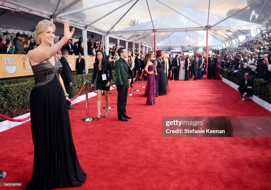 TNT/TBS Broadcasts The 19th Annual Screen Actors Guild Awards - Red Carpet Style