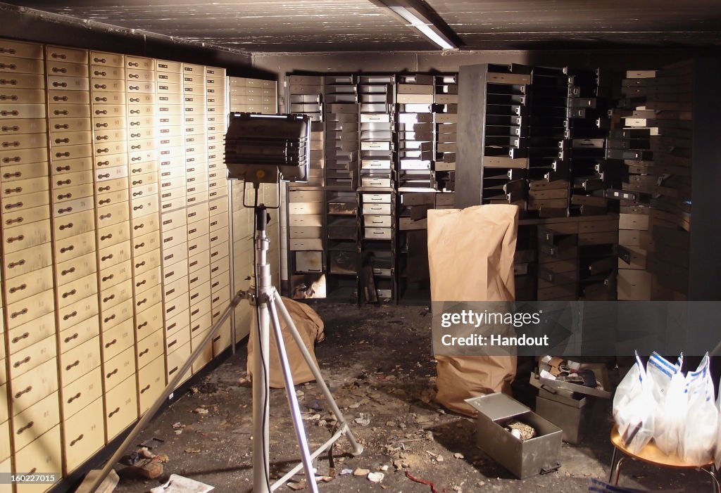 Robbers Dig Tunnel To Heist Bank