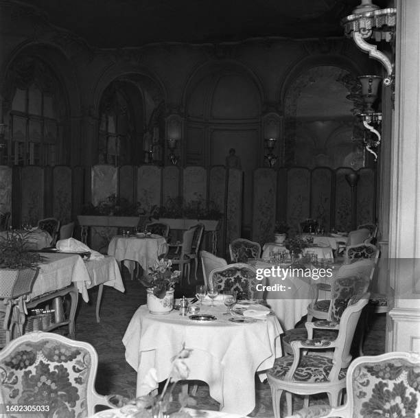 Picture taken in January 1961 of a large dining room at the Ritz Hotel in Paris. Founded by Swiss hotelier César Ritz, in collaboration with chef...