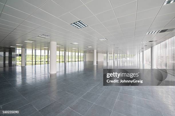 empty office floor - fitting stockfoto's en -beelden