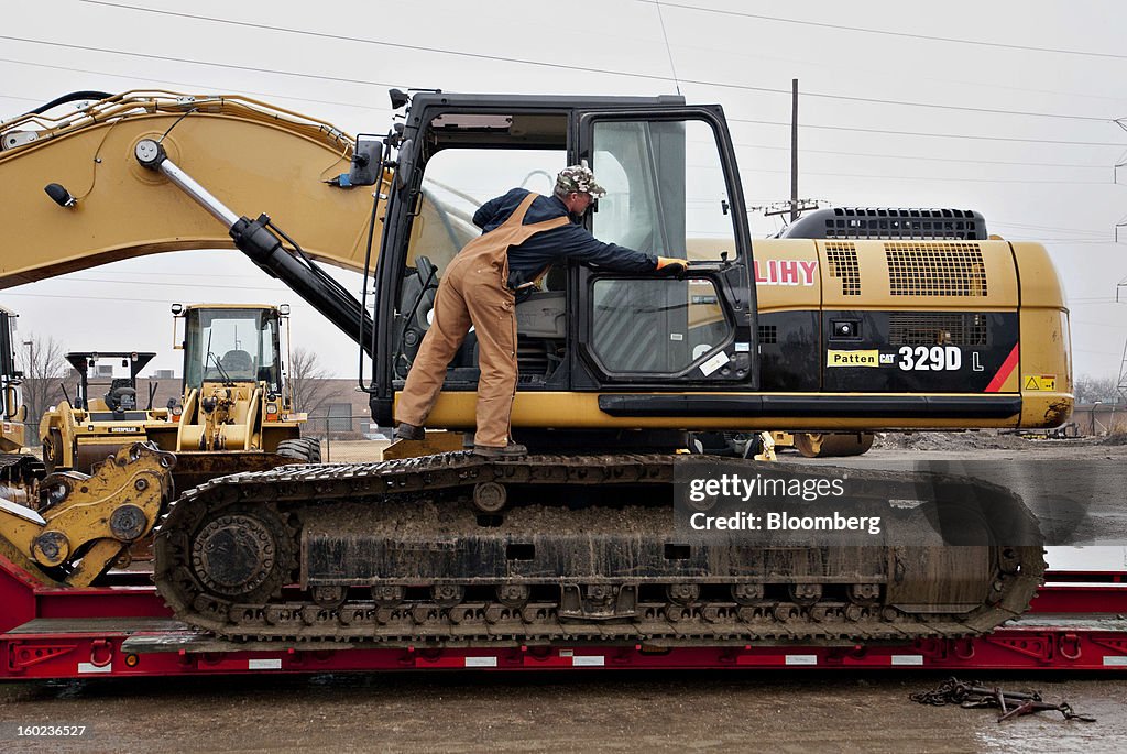 Caterpillar Forecasts Growth in Second Half on Global Economy