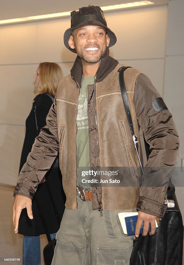 Will Smith Arrives in Japan to Promote "The Pursuit of Happyness"