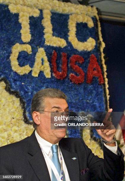 The chief negotiator for Guatemala, Salomon Cohen speaks during a press conference in Guatemala City, 12 May 2003, during the fourth round of...