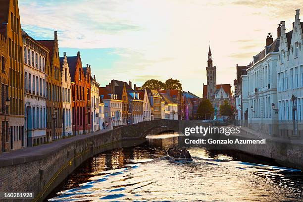 brugge canal. - bruges photos et images de collection