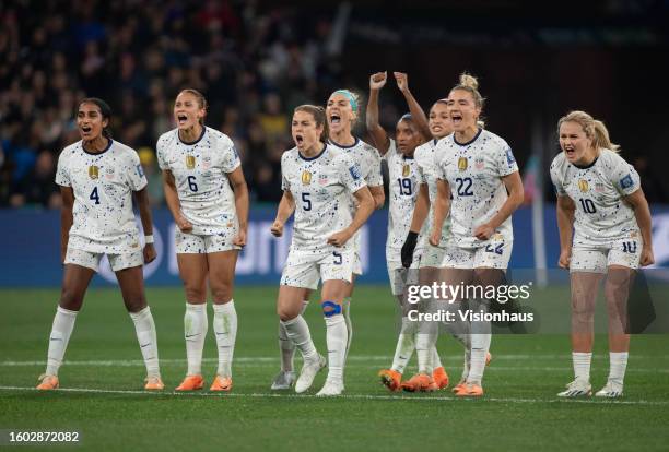 Naomi Girma, Lynn Williams, Kelley O'Hara, Julie Ertz, Crystal Dunn, Sophia Smith, Kristie Mewis and Lindsey Horan of USA celebrate during the...