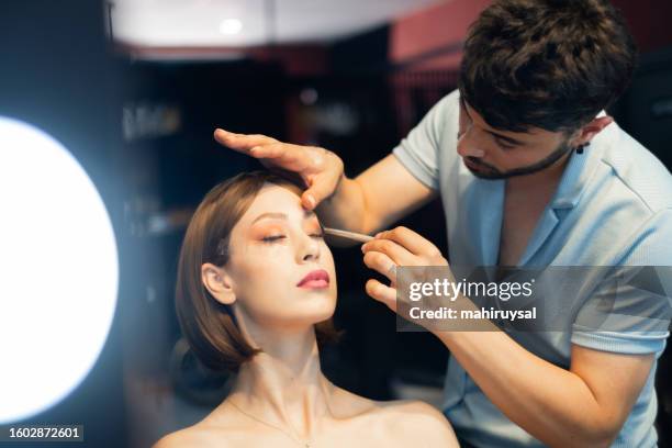 makeup - maquilhador imagens e fotografias de stock